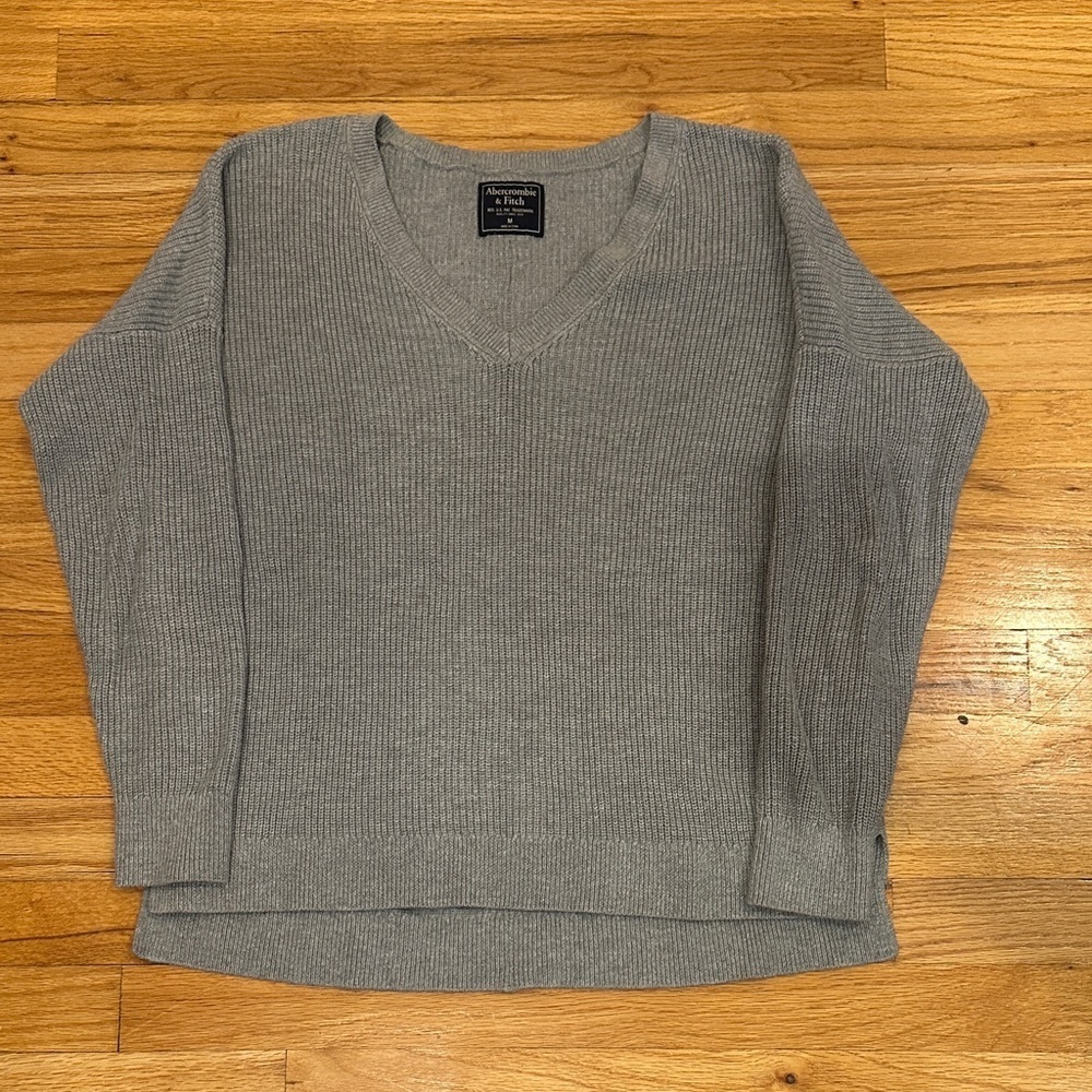 Abercrombie & Fitch Gray V-Neck Women's Sweater